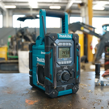Carregar imagem no visualizador da galeria, Makita XRM10 18V LXT/12V max CXT Lithium-Ion Cordless Bluetooth Job Site Charger/Radio