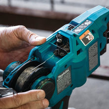Carregar imagem no visualizador da galeria, Makita XRT01TK 18V LXT® Lithium‑Ion Brushless Cordless Rebar Tying Tool Kit (5.0Ah)