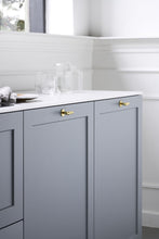 Carregar imagem no visualizador da galeria, Brushed Gold "Manor" Knurled Cabinet Knobs and Drawer Pulls