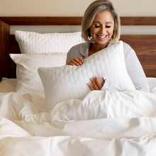 Carregar imagem no visualizador da galeria, Bamboo Cotton Decorative Throw Pillow- Snow