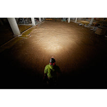 Carregar imagem no visualizador da galeria, Milwaukee 2116-21 REDLITHIUM™ USB BEACON™ Hard Hat Light