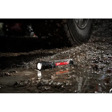 Carregar imagem no visualizador da galeria, Milwaukee 2160-21 USB Rechargeable 800L Compact Flashlight