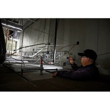 Carregar imagem no visualizador da galeria, Milwaukee 2162-21 REDLITHIUM USB 2,000L Slide Focus Flashlight