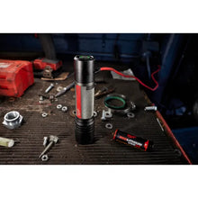 Carregar imagem no visualizador da galeria, Milwaukee 2162-21 REDLITHIUM USB 2,000L Slide Focus Flashlight