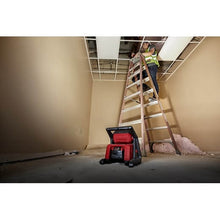 Carregar imagem no visualizador da galeria, Milwaukee 2366-20 M18™ ROVER™ Dual Power Flood Light (Tool Only)