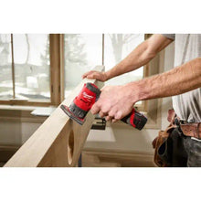 Carregar imagem no visualizador da galeria, Milwaukee 2531-20 M12 FUEL™ Orbital Detail Sander (Tool Only)