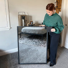 Carregar imagem no visualizador da galeria, 51 Inch Matte Black Hanging Mirror