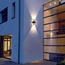 Carregar imagem no visualizador da galeria, Modern Matte Black Outdoor Waterproof Aluminum LED Wall Light For Porch