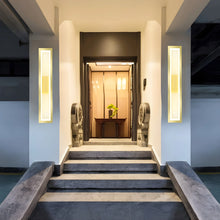 Carregar imagem no visualizador da galeria, Modern Gold/Black LED Wall Mounted Lamp