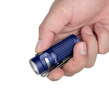 Carregar imagem no visualizador da galeria, OLIGHT BATON4KITRGBU Baton 4 Powerful EDC Flashlight 1300 Lumens - Regal Blue - Premium (With Charging Case)
