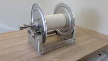 Carregar imagem no visualizador da galeria, 12" Hose Reel - 3/4" Manifold