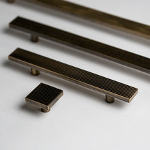 Cargar imagen en el visor de la galería, Rail, Antique Brass Cabinet Pulls