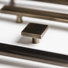 Cargar imagen en el visor de la galería, Rail, Antique Brass Cabinet Pulls