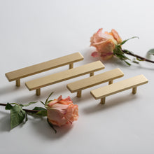 Cargar imagen en el visor de la galería, Auburn Pull – Cabinet Handles | Inspire Hardware