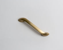 Cargar imagen en el visor de la galería, Twist, Solid Brass Cabinet Pulls