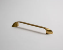 Cargar imagen en el visor de la galería, Twist, Solid Brass Cabinet Pulls