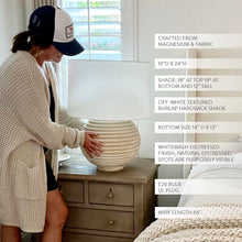 Carregar imagem no visualizador da galeria, Weathered Cream Round Table Lamp