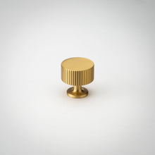 Cargar imagen en el visor de la galería, Sunbeam, Solid Brass Cabinet Knobs
