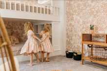 Carregar imagem no visualizador da galeria, June Wallpaper by Golden June