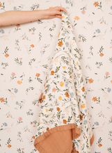Carregar imagem no visualizador da galeria, Fleurs Wallpaper by Saranoni