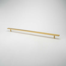 Cargar imagen en el visor de la galería, Auburn Pull – Cabinet Handles | Inspire Hardware