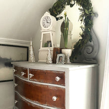 Carregar imagem no visualizador da galeria, Tabletop Mora Clock with Storage