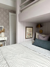 Carregar imagem no visualizador da galeria, Della Wallpaper by Daphne and Sage