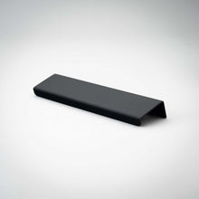 Cargar imagen en el visor de la galería, Verge, Solid Brass Edge Pulls