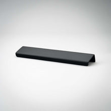 Cargar imagen en el visor de la galería, Verge, Solid Brass Edge Pulls