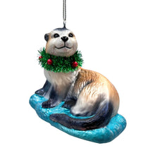 Carregar imagem no visualizador da galeria, Cute Otter Glass Christmas Ornament, Exotic Animal Tree Decoration