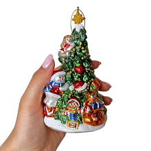 Carregar imagem no visualizador da galeria, Festive Snowman and Christmas Tree Glass Ornament