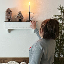 Carregar imagem no visualizador da galeria, Distressed White Wood Wall Shelf