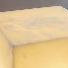 Carregar imagem no visualizador da galeria, Abak Alabaster Table Lamp