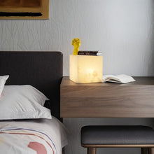 Carregar imagem no visualizador da galeria, Abak Alabaster Table Lamp