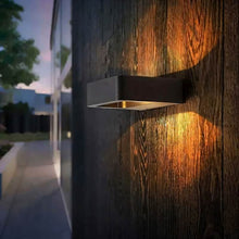 Carregar imagem no visualizador da galeria, Abel Outdoor Wall Lamp