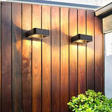 Carregar imagem no visualizador da galeria, Abel Outdoor Wall Lamp