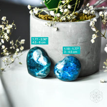 Load image into Gallery viewer, Apatite Heart of Positivity