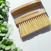 Carregar imagem no visualizador da galeria, Bamboo Dust Pan With Brush