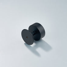 Cargar imagen en el visor de la galería, Gateau, Solid Brass Knobs