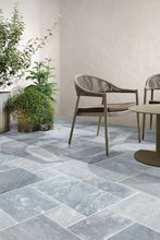 Carregar imagem no visualizador da galeria, Bluestone Marble Pattern Tumbled Pavers - Full Truckload