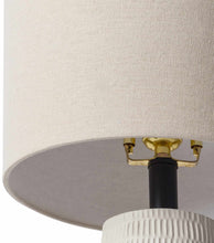 Load image into Gallery viewer, Berehomet Cream Table Lamp