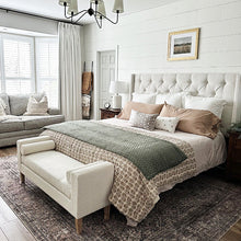 Carregar imagem no visualizador da galeria, 56 Inch Modern Boucle Accent Bench with Round Pillows