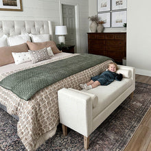 Carregar imagem no visualizador da galeria, 56 Inch Modern Boucle Accent Bench with Round Pillows