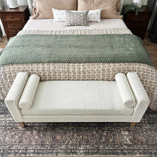 Carregar imagem no visualizador da galeria, 56 Inch Modern Boucle Accent Bench with Round Pillows