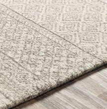 Load image into Gallery viewer, Basinger Tufted Maroc Wool Rug