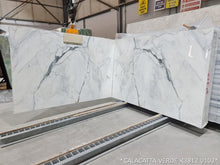 Carregar imagem no visualizador da galeria, Calacatta Verde White Bookmatching Marble Slabs Polished - Full Truckload