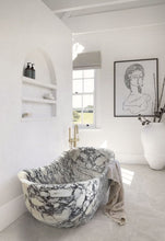 Carregar imagem no visualizador da galeria, Calacatta Viola Bathtub Hand-carved from Solid Marble Block (W)34" (L)70" (H)26"