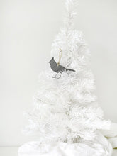 Carregar imagem no visualizador da galeria, Cardinal Bird Christmas Tree Ornament