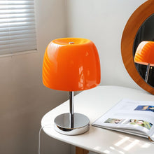 Cargar imagen en el visor de la galería, Castor Table Lamp