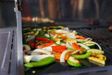 Cargar imagen en el visor de la galería, Cast Iron Plate x 3 – Turn Your Grill into a Griddle